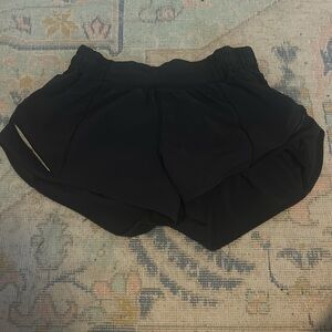 Black low-rise 2.5 hottie hot shorts